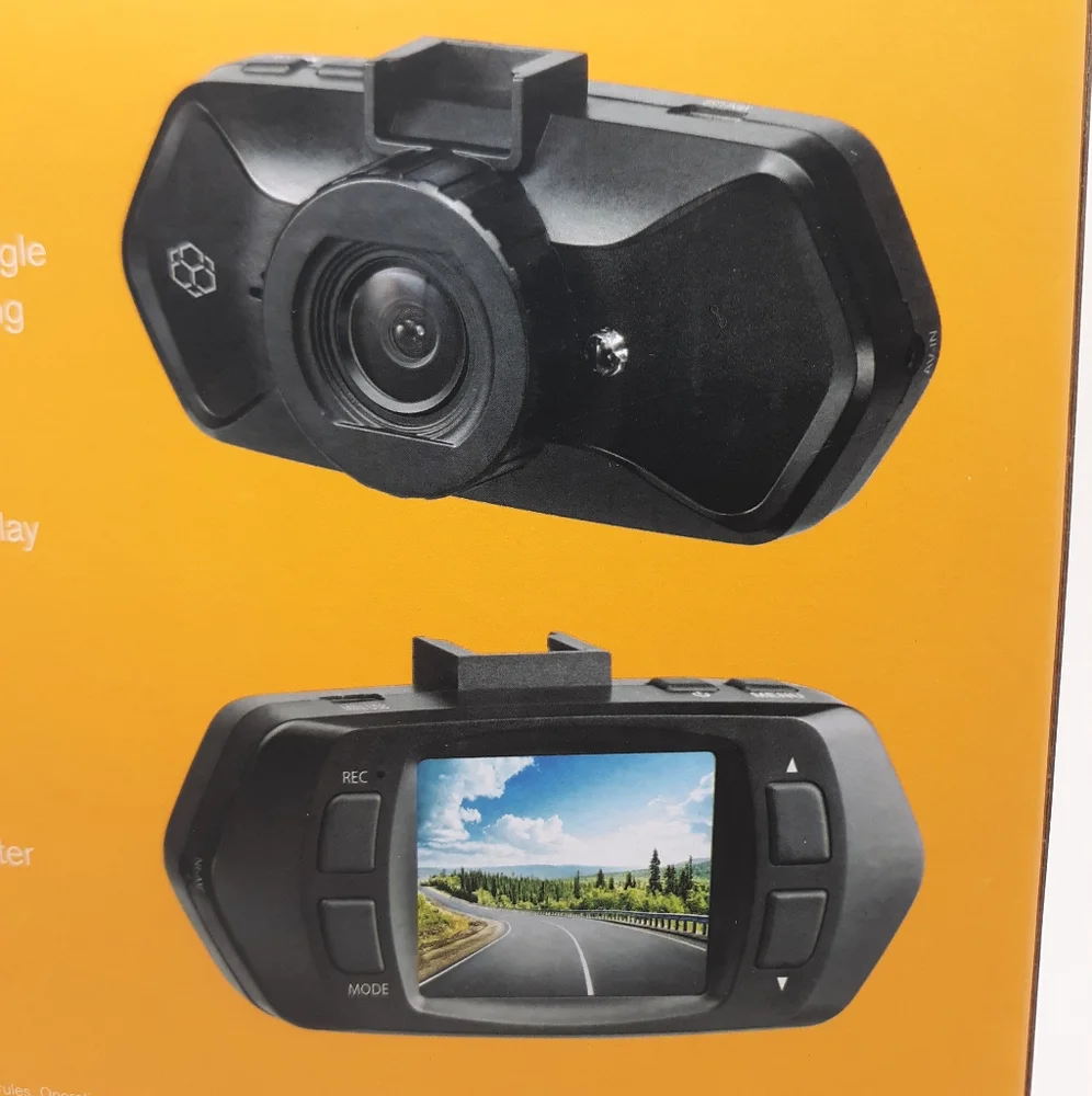 YADA 720P Dash Road Camera, 120-Degree Wide Angle Lens, G-Sensor 4GB SD Card